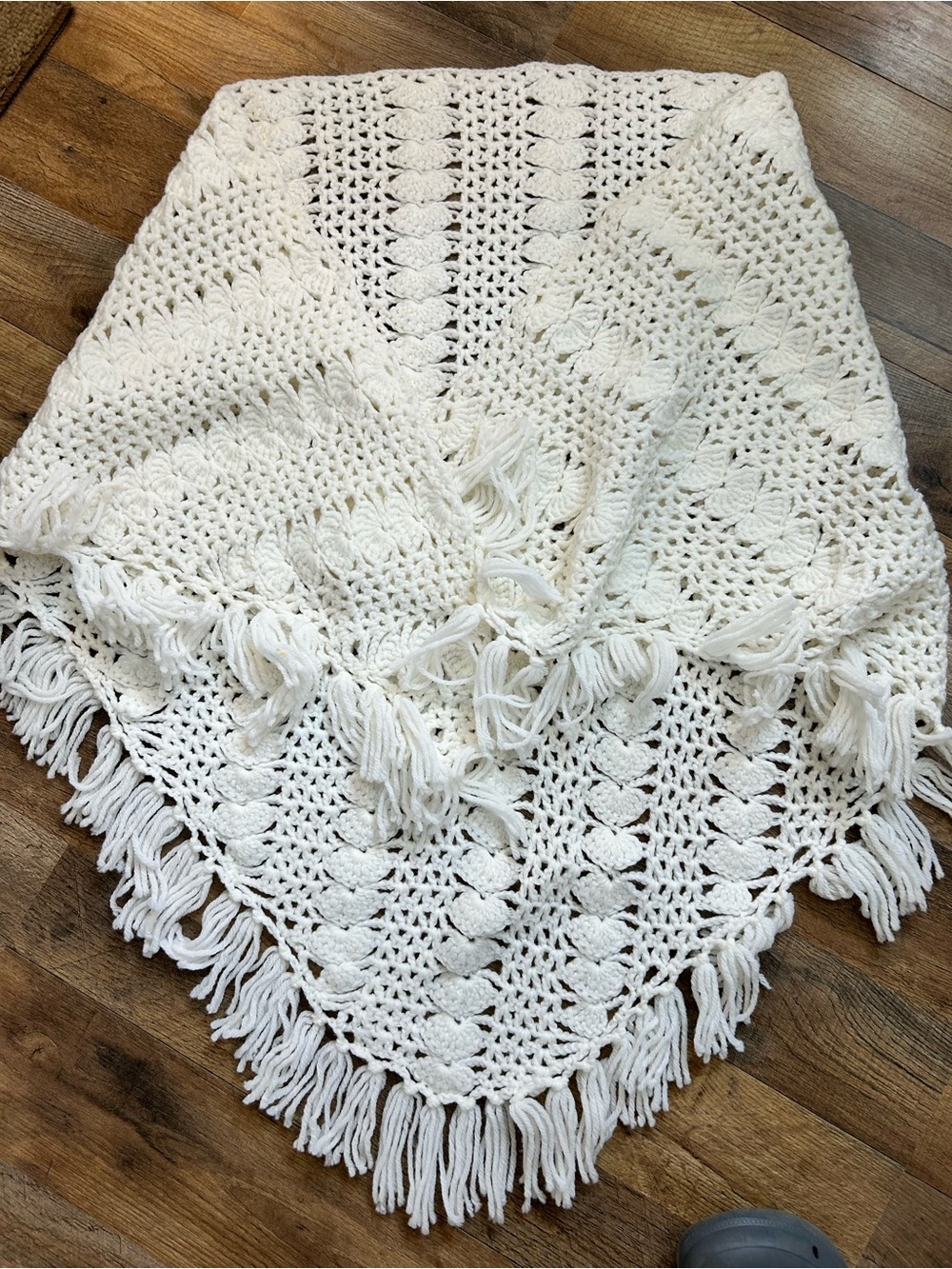 Handmade Cream Crochet Triangle Shawl Wrap Bobble Stitch Fringe